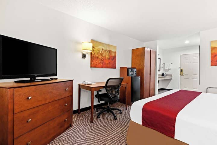 Room 18 of 30