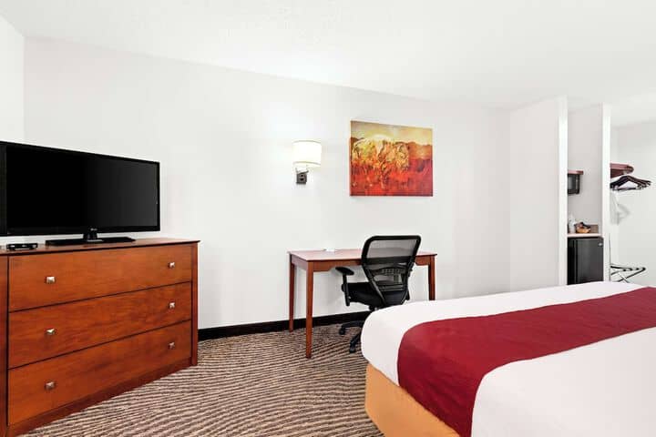 Room 12 of 30
