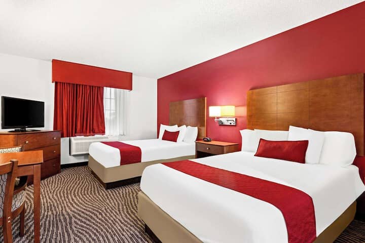 Room 4 of 30