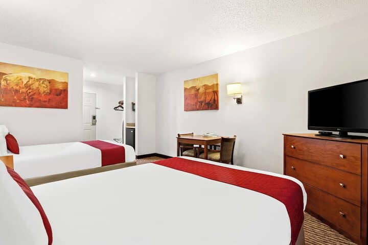 Room 10 of 30